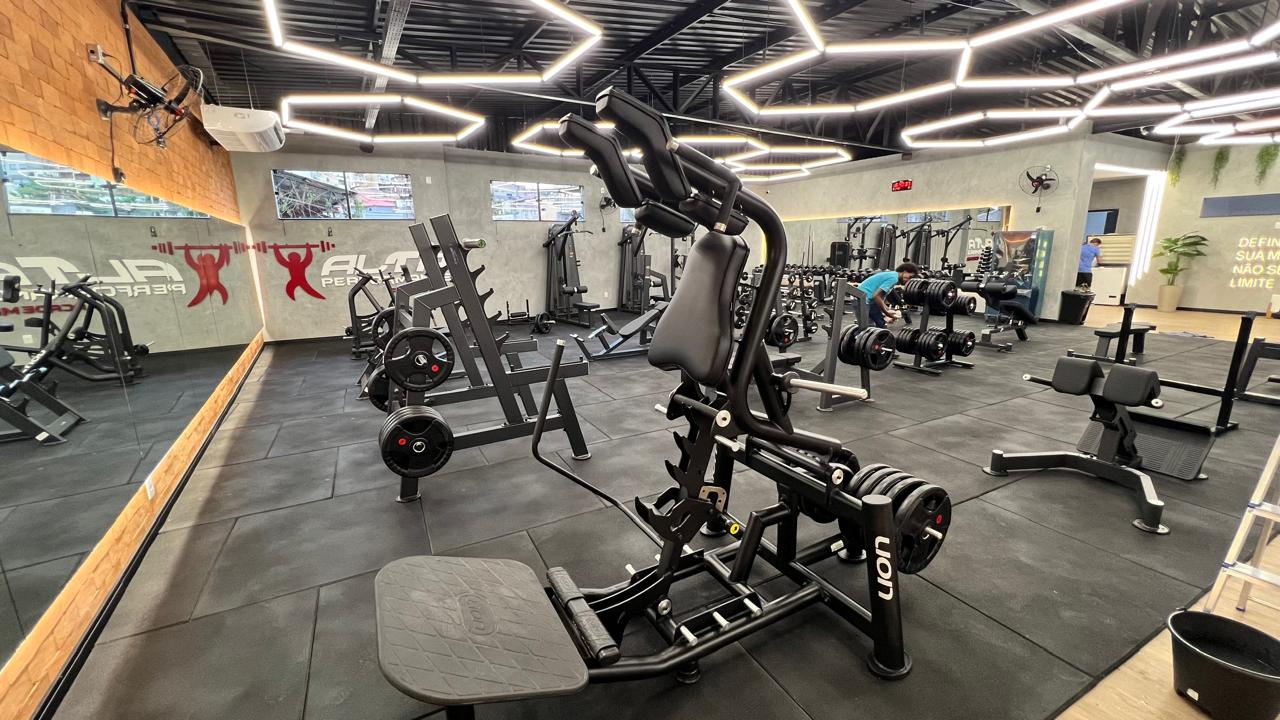 Vídeo: Academia Alta Performance é inaugurada em Santos Dumont